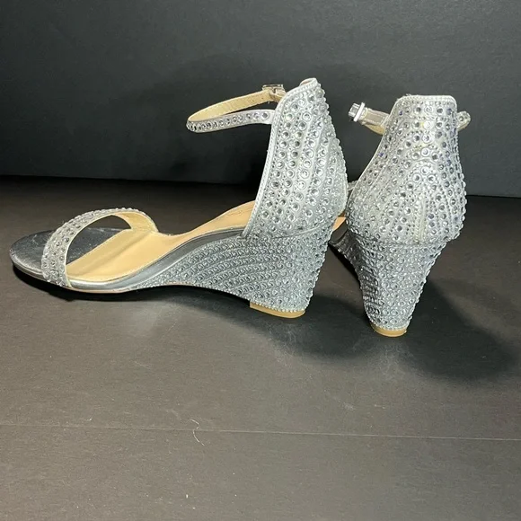 New Betsey Johnson Silver Rhinestone Debie Wedge Heel Shoes Size 8.5 - Picture 3 of 12